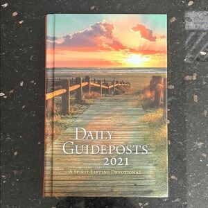 2021 Daily Guideposts 2021 Devotional Book